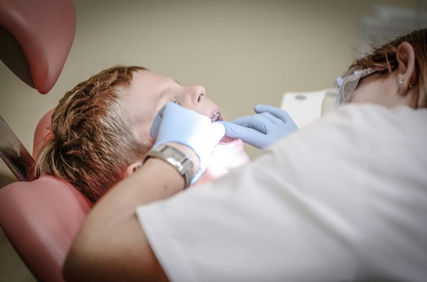 Dentiste pour enfants à Genève : soins rassurants et personnalisés